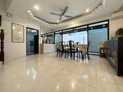 Phillips Avenue (D19), Terrace #571799491